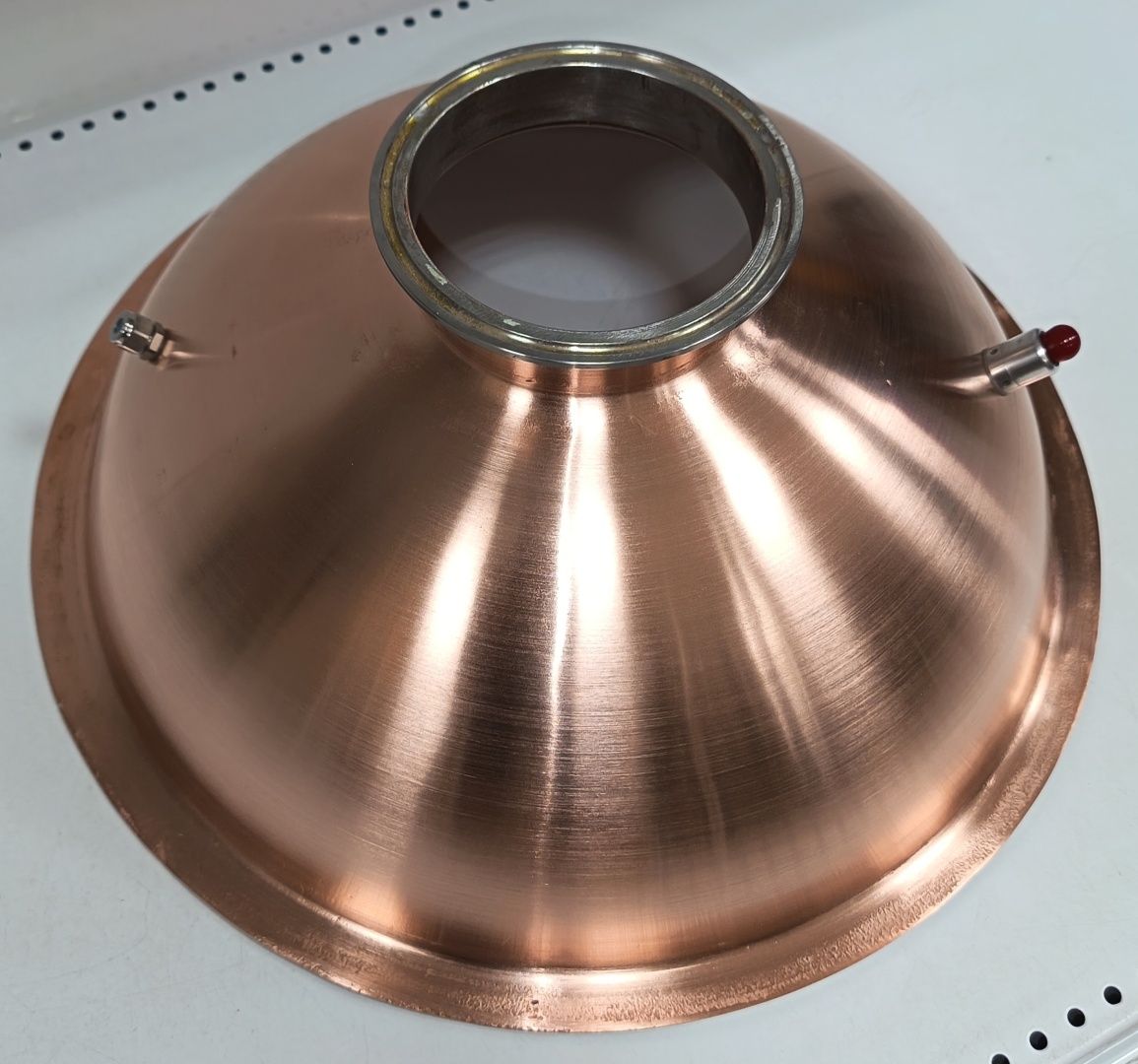Крышка купольная медная 37-40л с выходом 4' (врезка термометр, сбросной клапан)